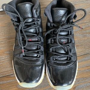 Jordan 11’s size 6.5